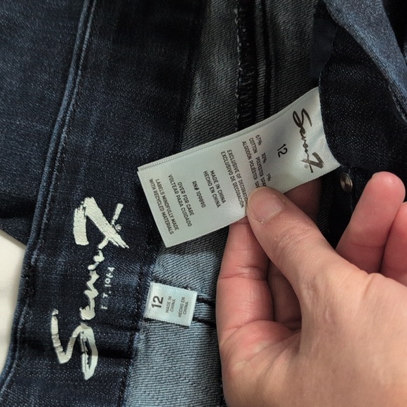 Two Pairs Of Seven7 Jeans - Picture 14 of 14